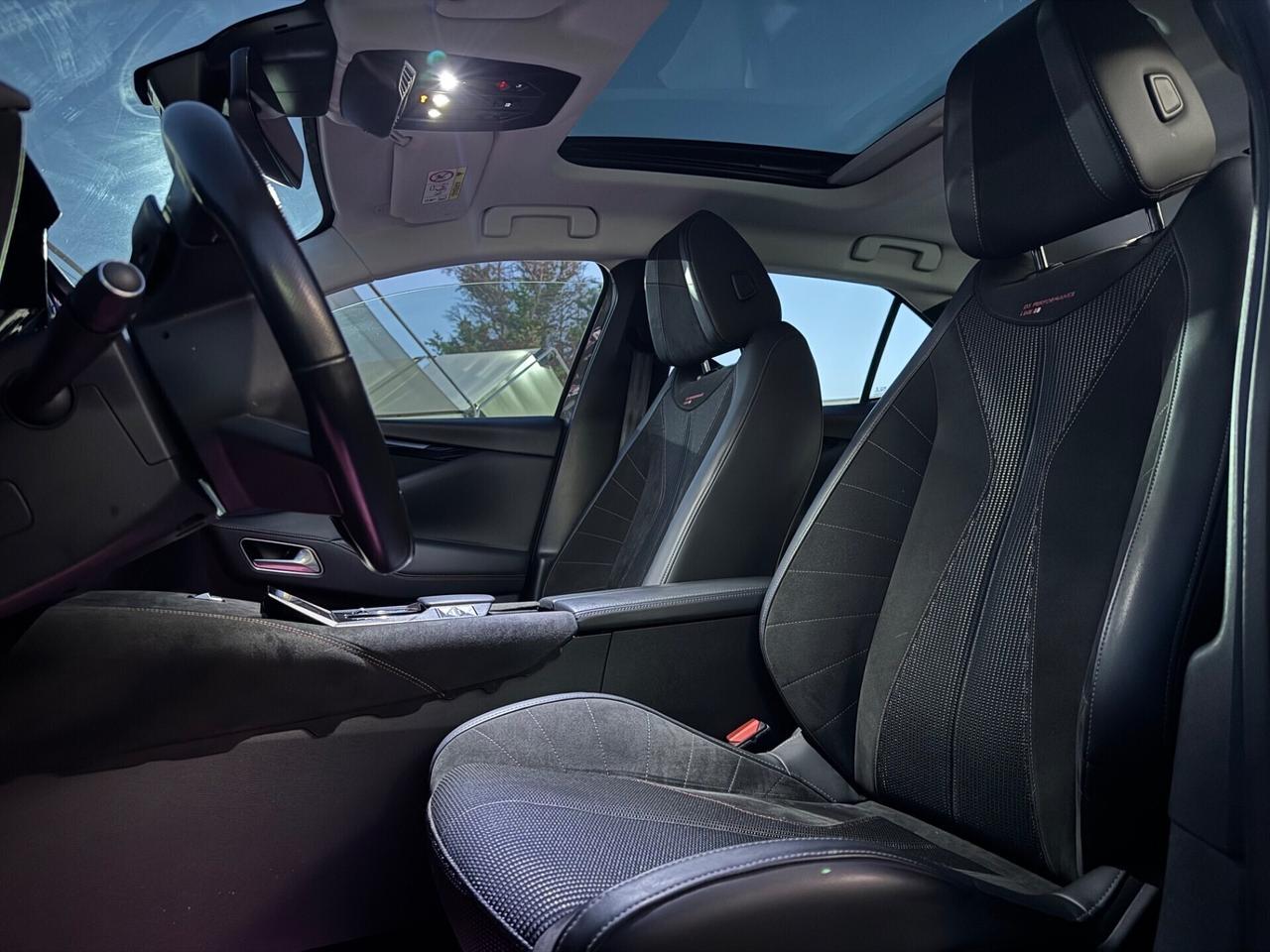 DS4 BlueHDi 130 aut. Performance Line+ Tetto Led a