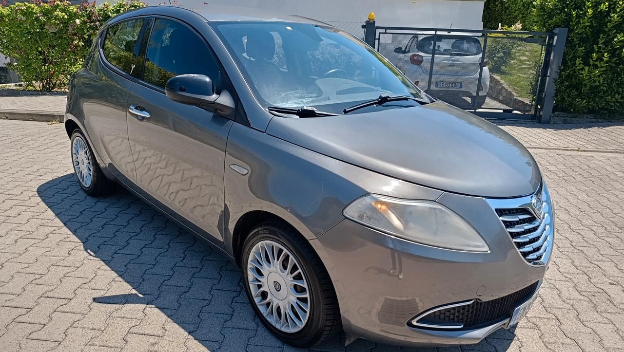 Lancia Ypsilon 1.2 69 CV 5 porte S&S Gold