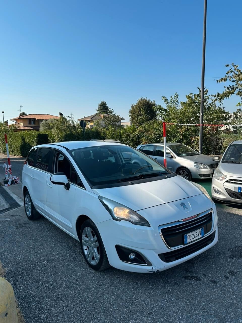 Peugeot 5008 BlueHDi 120 EAT6 S&S Allure