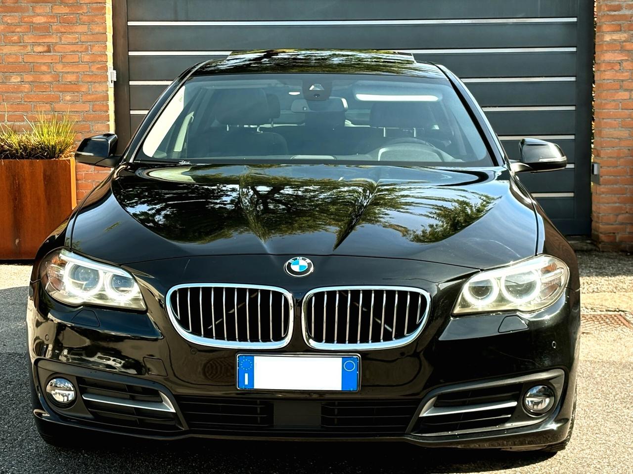 BMW 520D sw aut-Pelle,Tetto,Navi-EURO 6-2016