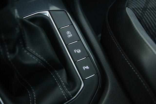VOLKSWAGEN Tiguan 2.0 TDI 150 CV SCR DSG R-Line Fari Matrix/Black P.