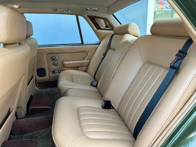 Rolls-Royce Silver Spirit