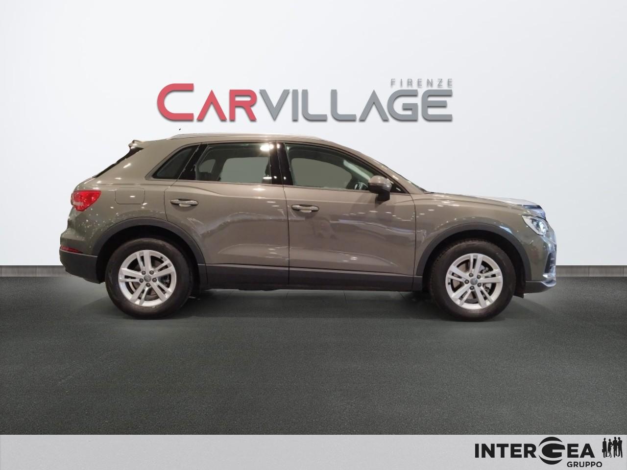 AUDI Q3 35 2.0 tdi Business s-tronic