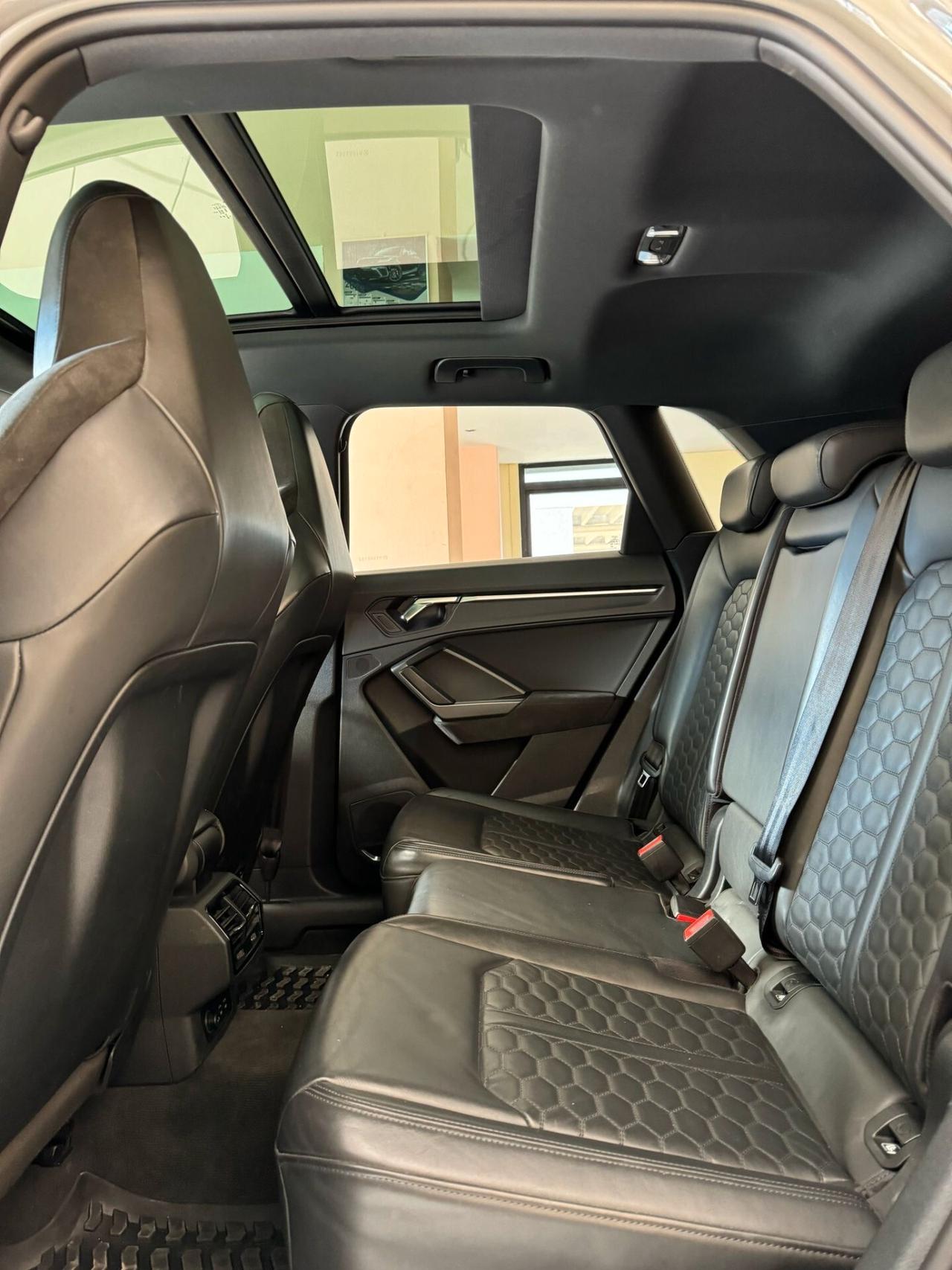 Audi Q3 RS quattro S tronic