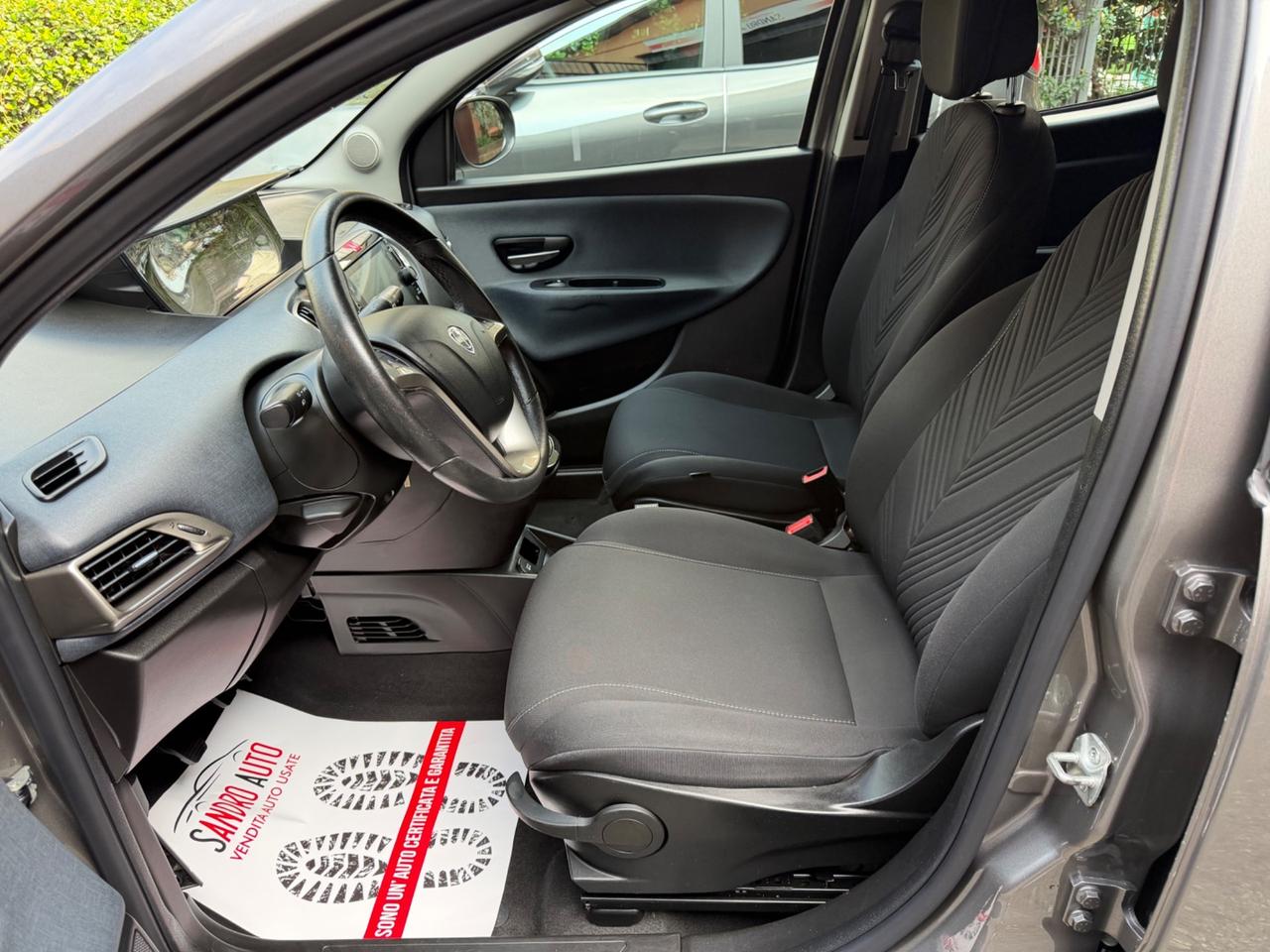 Lancia Ypsilon 1.0 FireFly 5 porte S&S Hybrid Ecochic Gold