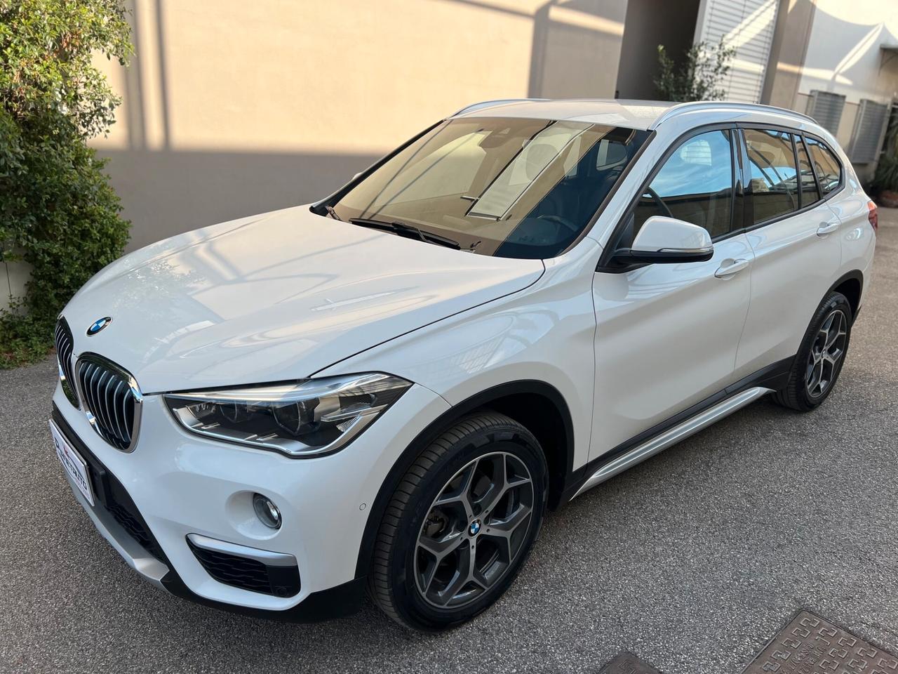 Bmw X1 sdrive18d xLine AUTOM. NAVI/PELLE/PDC/LED