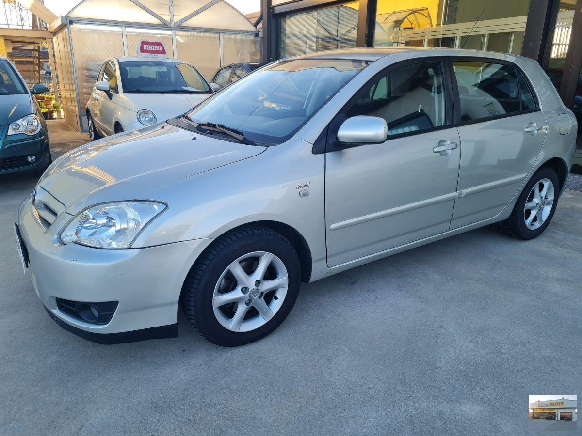 TOYOTA Corolla 1.4 D-4D M-MT-Automatica