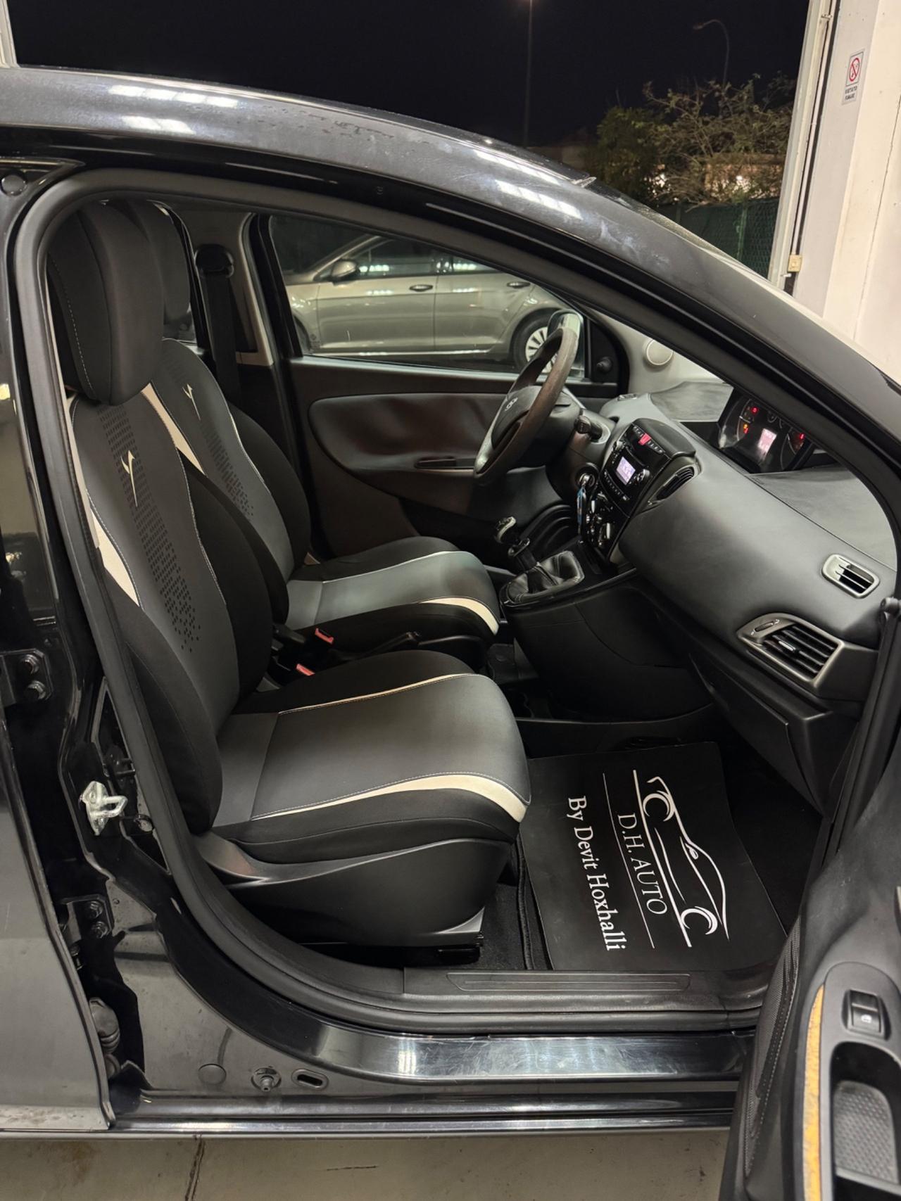 Lancia Ypsilon 1.2 69 CV 5 porte GPL Ecochic Gold