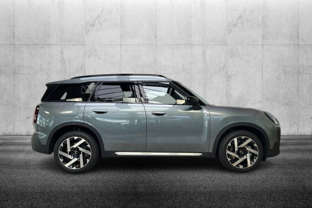 MINI Mini C Favoured Countryman