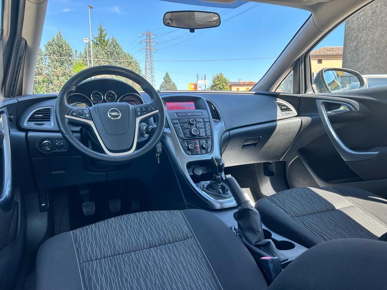OPEL ASTRA 1.7CDTI 110CV COSMO UNICO TOP NEOPAT.