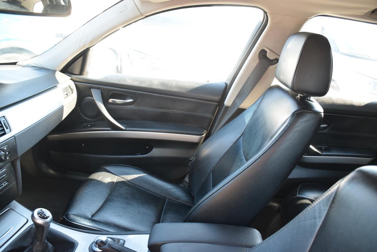 Bmw 330 330d Touring Futura navi pelle cruise sensori bt