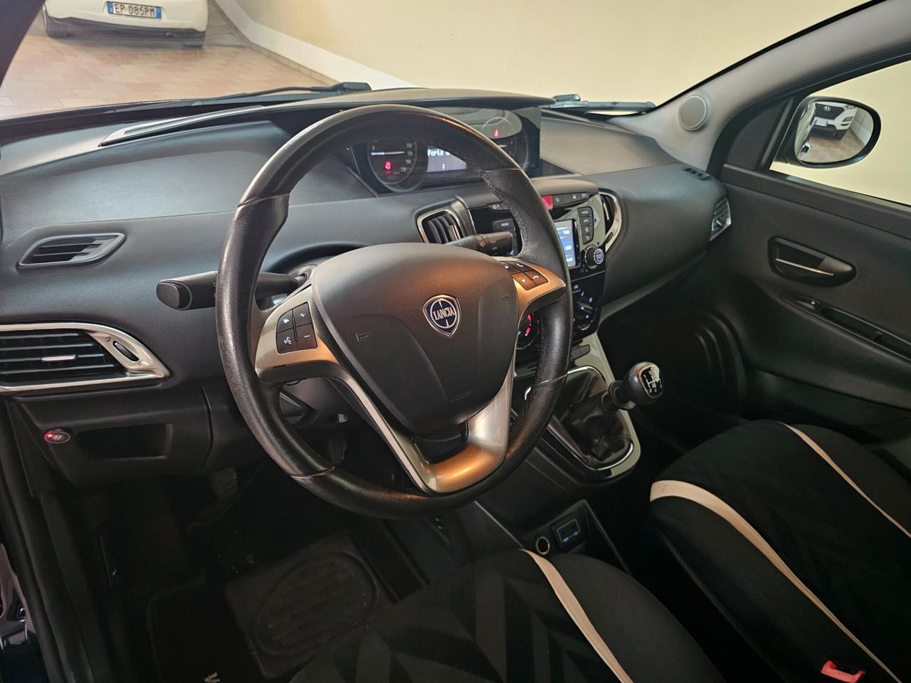 Lancia Ypsilon 1.2 69 CV 5 porte GPL Ecochic Gold