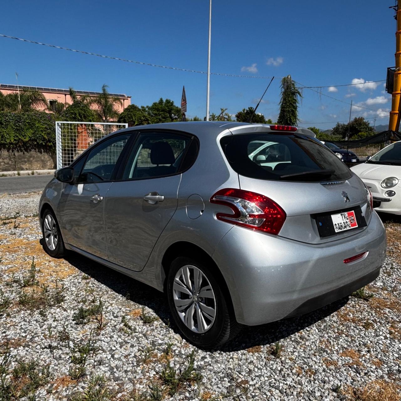 Peugeot 208 1.4 HDi 68 CV 5 porte Allure