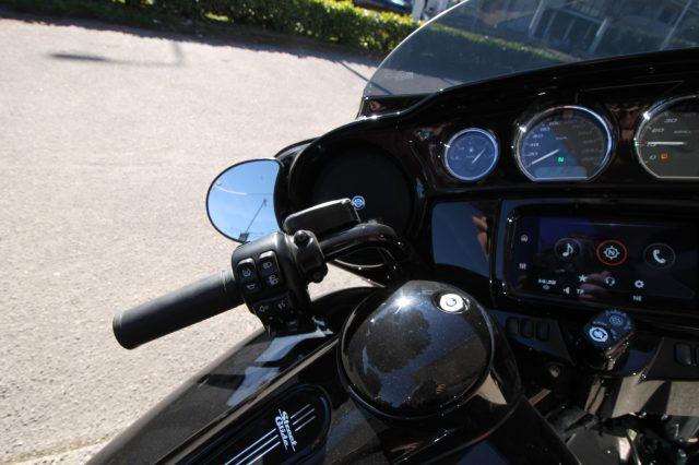 HARLEY-DAVIDSON FLHX Street Glide FLHXS 114 Special Custom