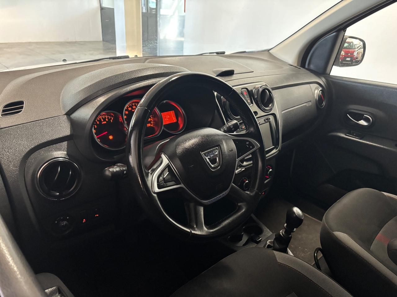 Dacia Lodgy Stepway 1.5 dci | 7 POSTI |