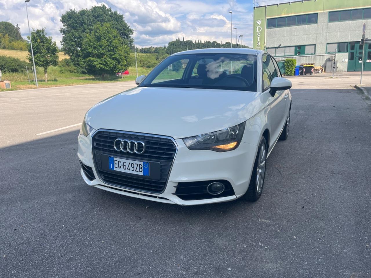 Audi A1 1.6 TDI 90 CV OK ANCHE NEOPATENTATI