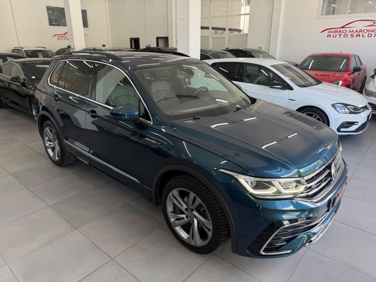 VW Tiguan 2.0 TDI 150 CV SCR DSG R-Line FINANZIABILE