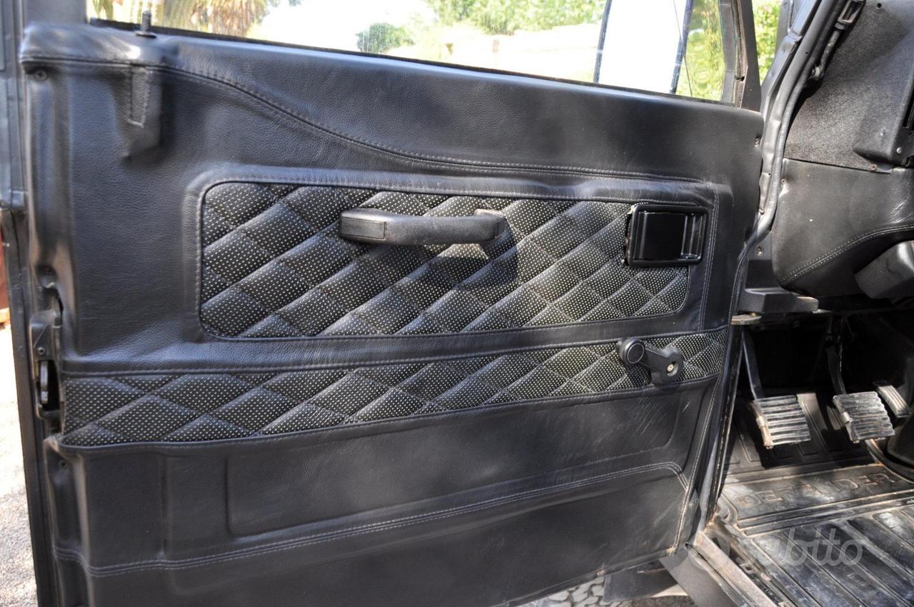 Land Rover Defender 110