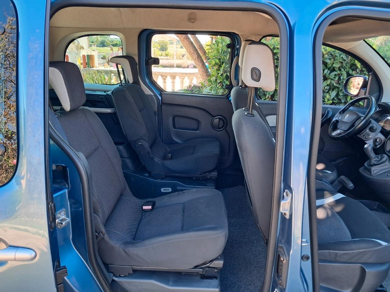 Renault Kangoo TRASPORTO DISABILI PIANALE RIBASSATO