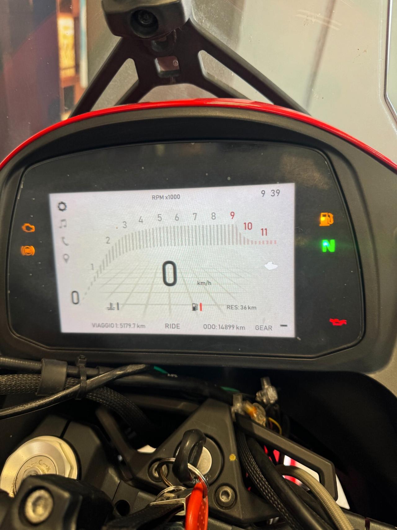 Moto Morini X-Cape 649 Golden Wheels