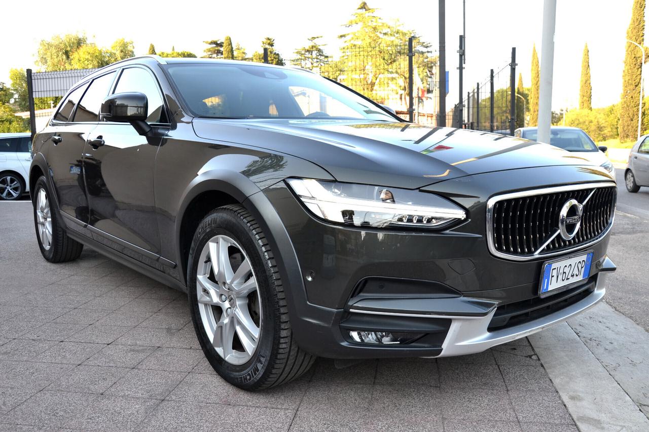 Volvo V90 Cross Country 2.0 D5 AWD 235CV AUTOM. **UNIPRO'**PREZZO VERO**