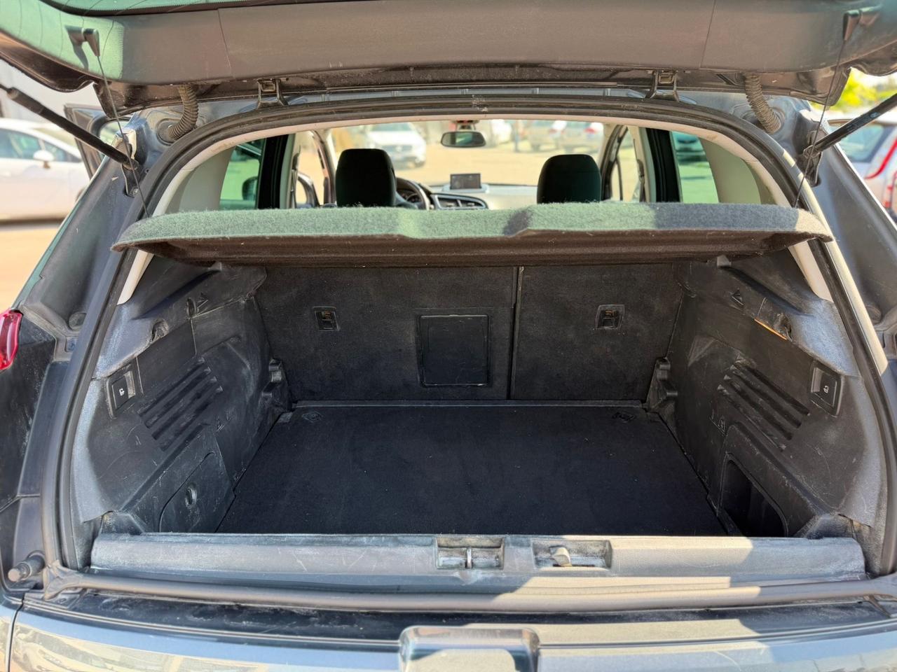 Peugeot 3008 1.6 HDi 115CV Business