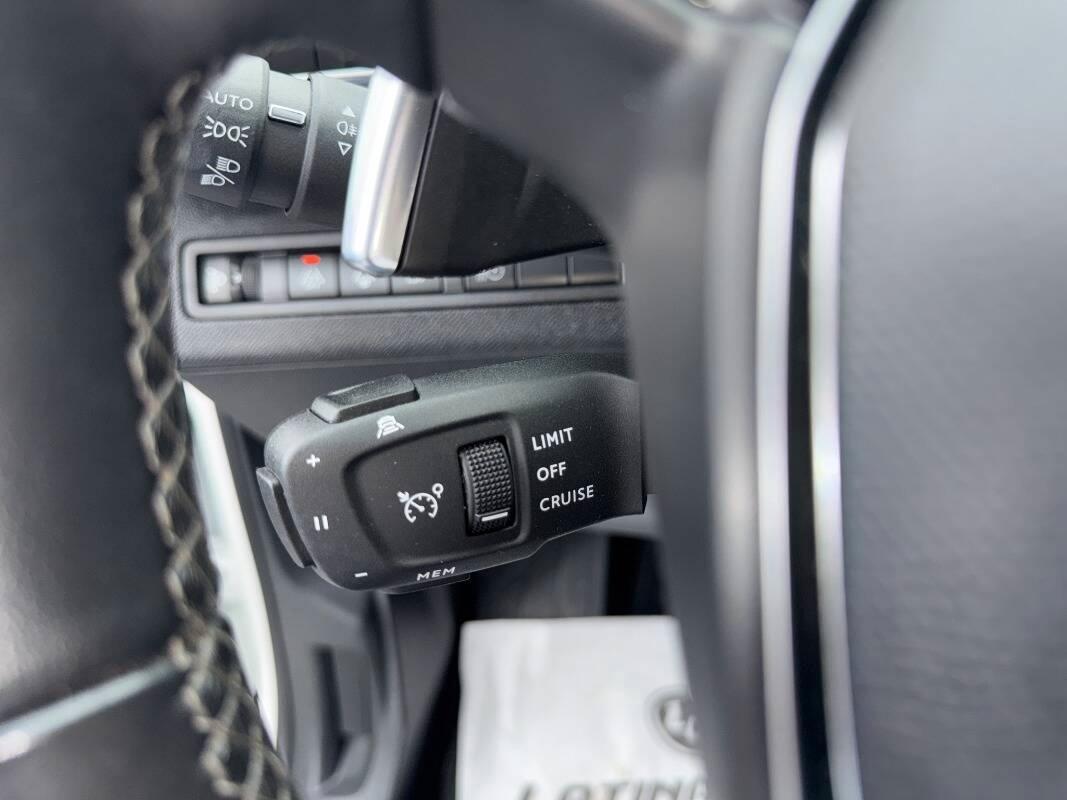 Peugeot 3008 II 1.6 hybrid phev Allure Pack 225cv e-eat8