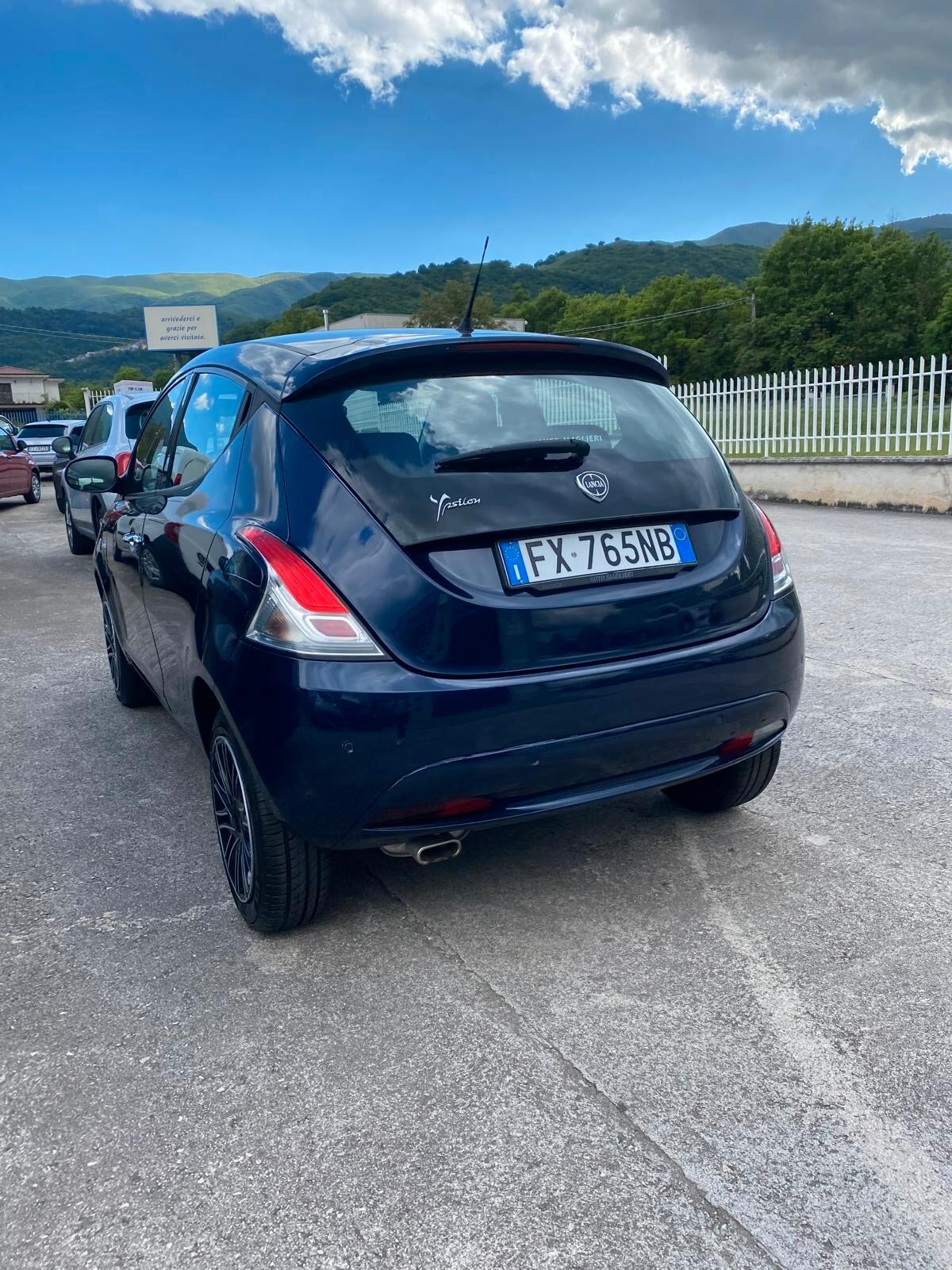 Lancia Ypsilon 1.2 69 CV 5 porte Gold