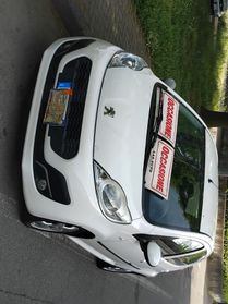 Peugeot 107 1.0 68CV 5p. Active CAMBIO AUTOMATICO X NEO PATENTATI A 2.999 EU