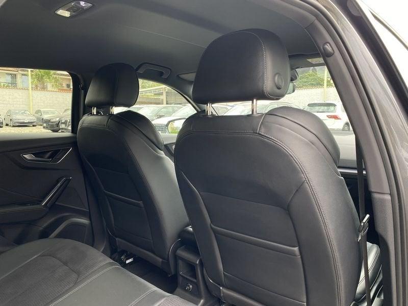 Audi Q2 S Line interno ed esterno 2.0 TDI 150CV s-tronic 35