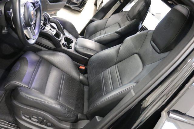 PORSCHE Cayenne 3.0 V6 E-Hybrid Platinum Edition