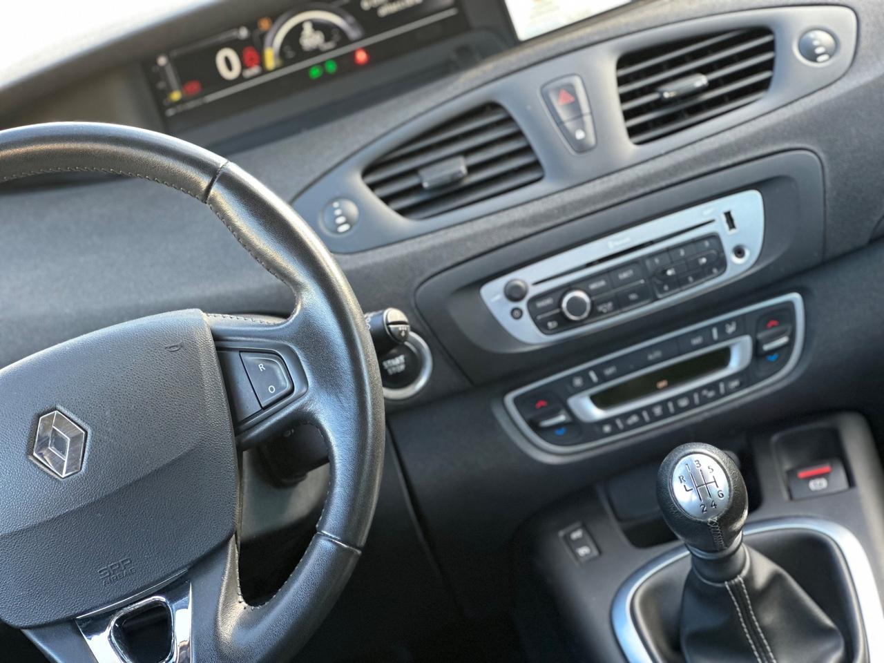 Renault SCENIC 1.5 dCi 110CV 2015 - TOM TOM