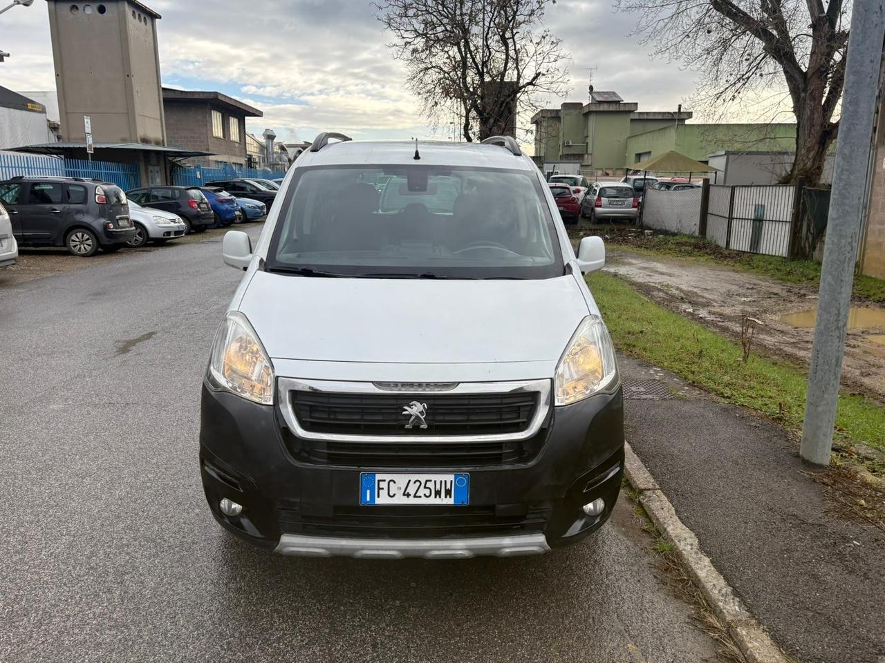 Peugeot Partner Tepee 2016 BlueHDi 120 S&S Outdoor