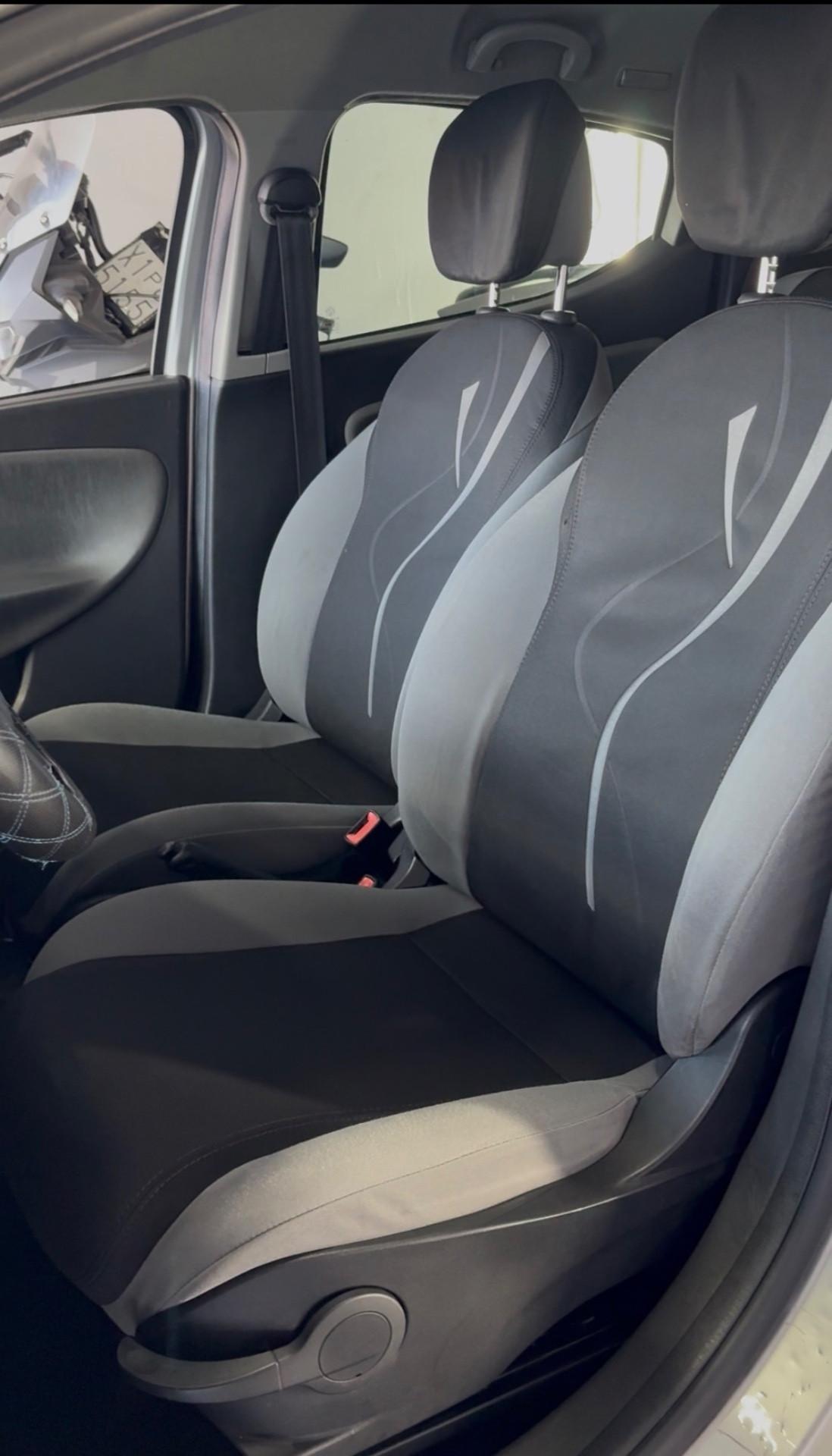 Lancia Ypsilon 1.2 69 CV 5 porte GPL Ecochic Silver