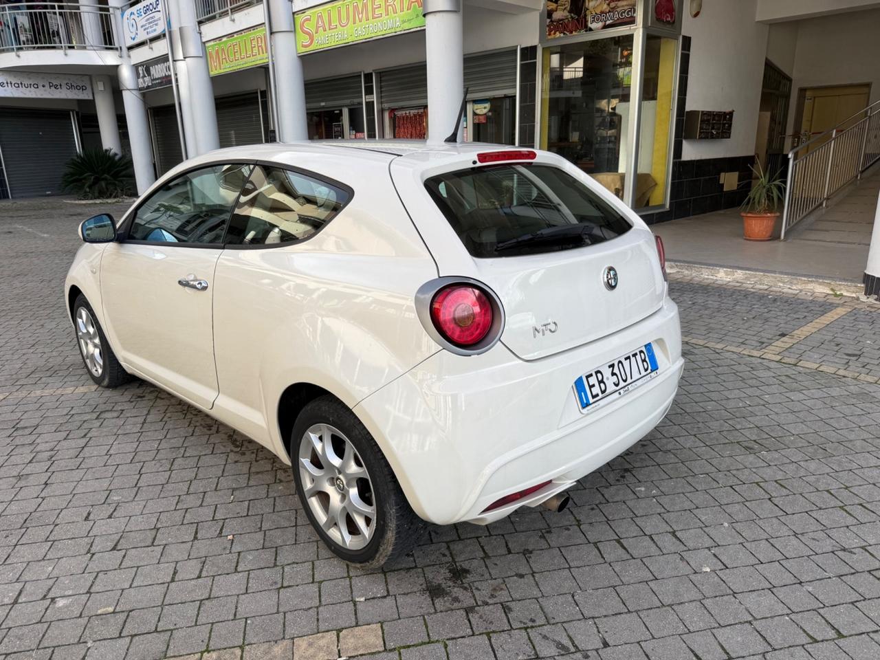 Alfa Romeo MiTo Distinctive Sport Pack