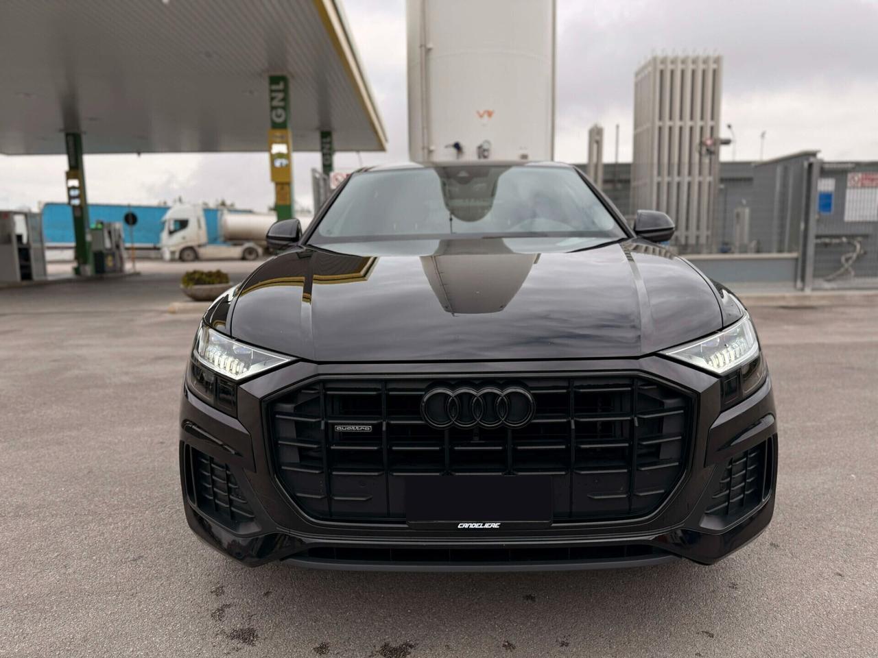 Audi Q8 50 TDI IDENTITY BLACK/23" RSQ8/PELLE/GANCIO TRAINO