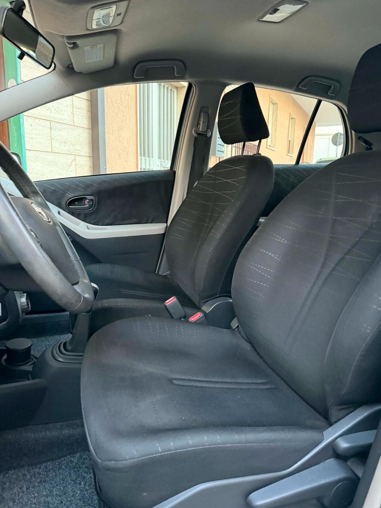 Toyota Yaris 1.0 5 porte