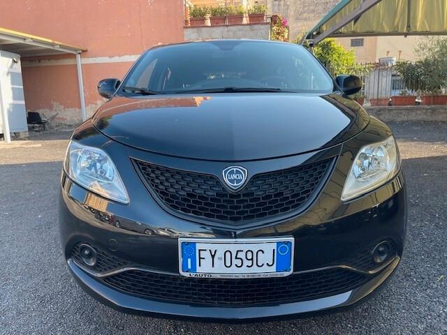 Lancia Ypsilon 1.2 69 CV 5 porte Gold