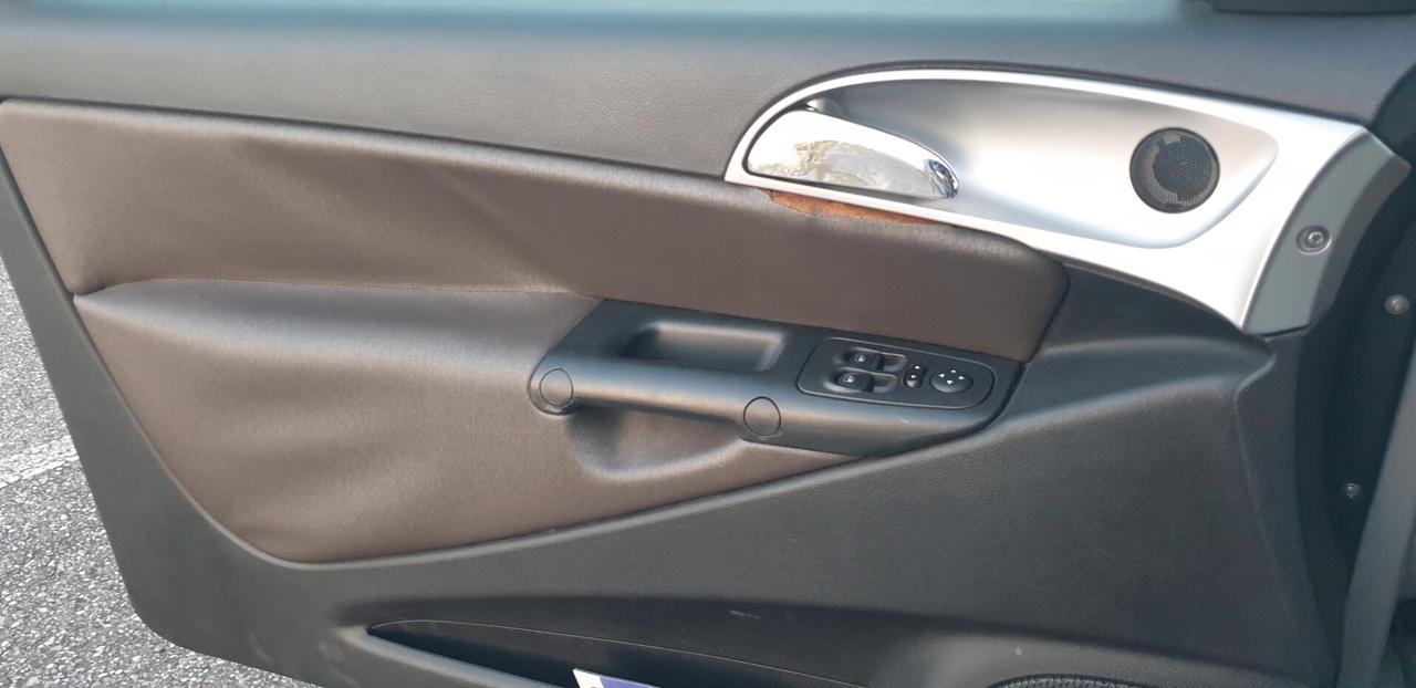 Lancia Ypsilon 1.4 Oro