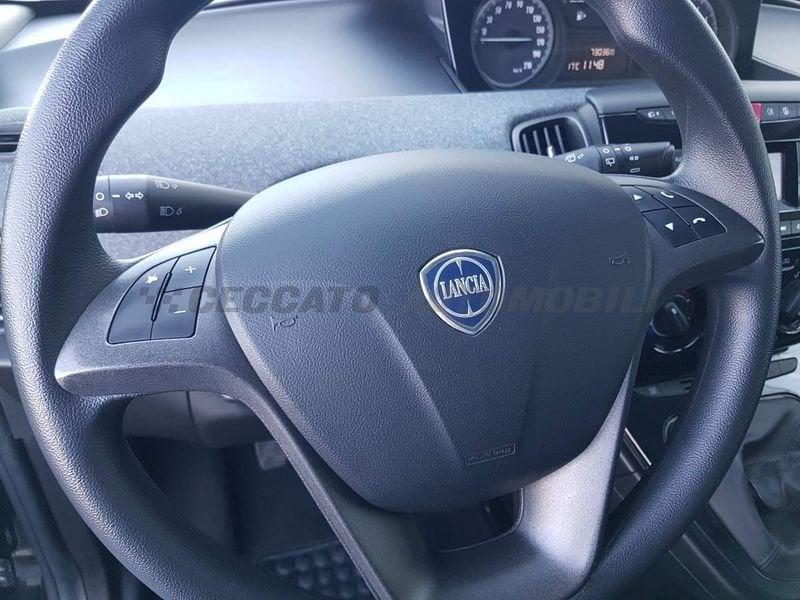 Lancia Ypsilon Ypsilon 1.0 firefly hybrid Silver s&s 70cv 5p.ti