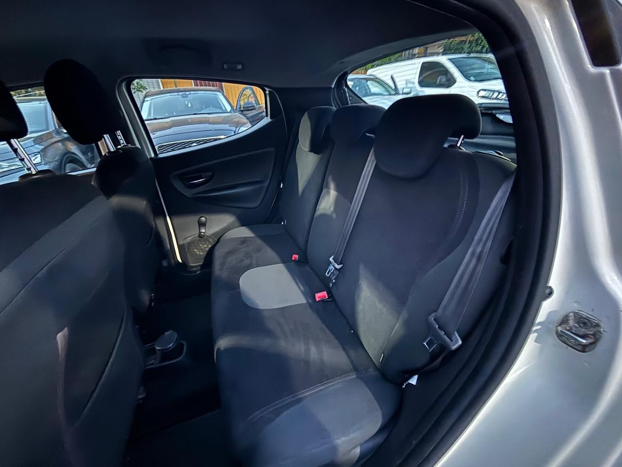Lancia Ypsilon 1.2 69 CV 5 porte S&S Silver