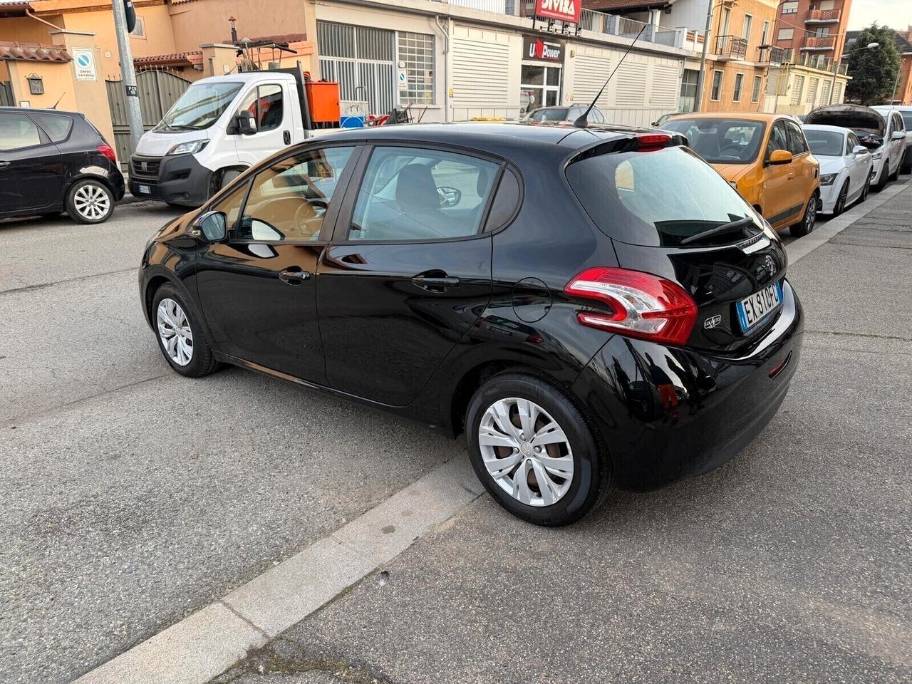 Peugeot 208 PureTech 82 5 porte Allure