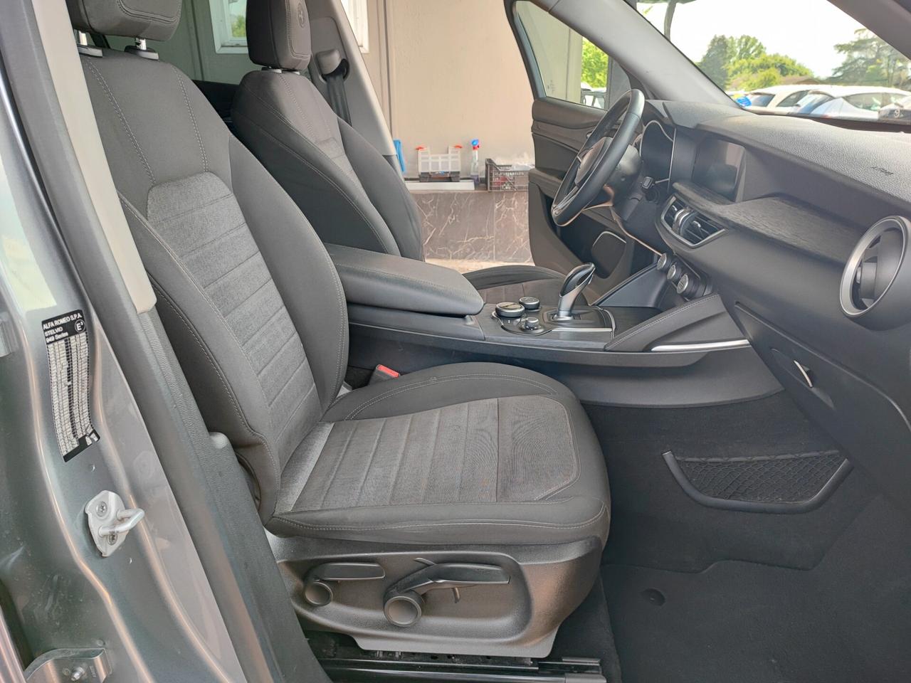 Alfa Romeo Stelvio 2.2 Turbodiesel 160 CV AT8 RWD Sport-Tech