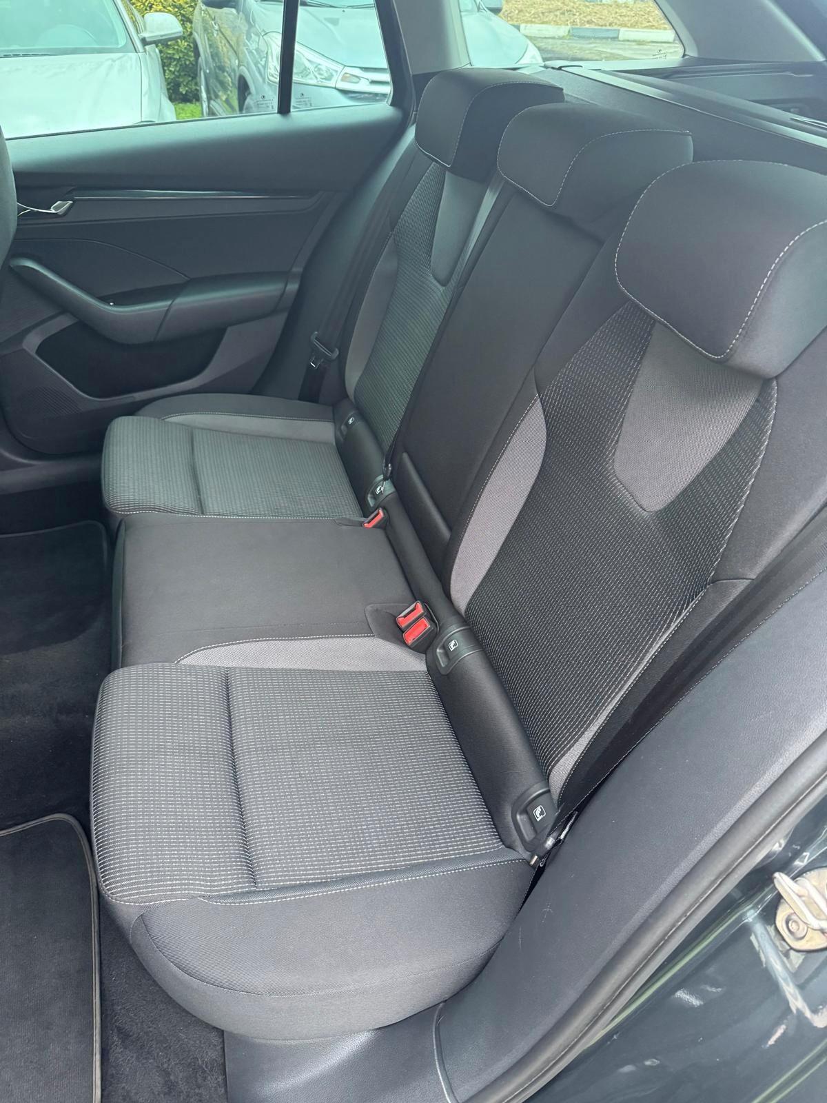 Skoda Octavia 2.0 TDI EVO SCR DSG Wagon Sportline