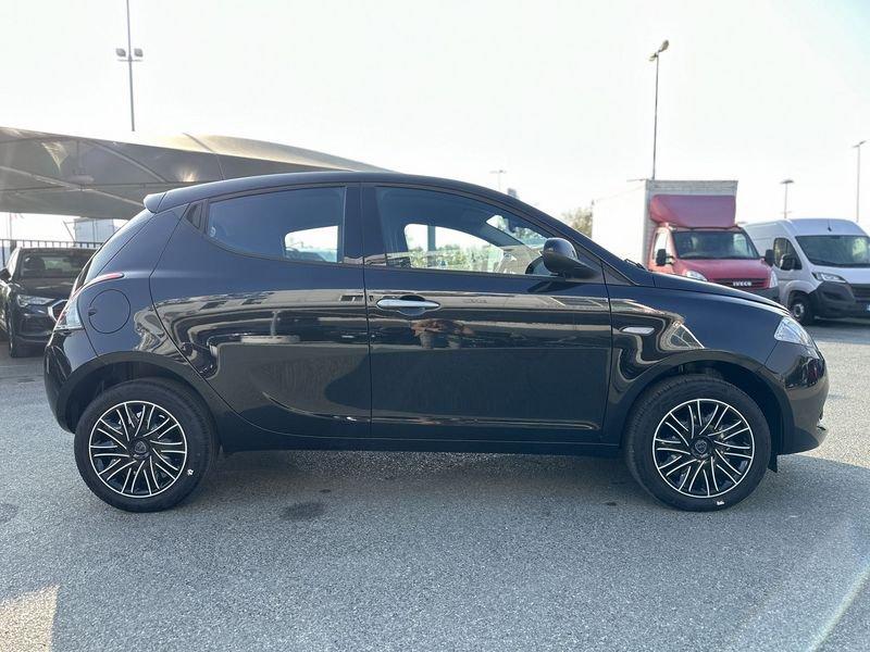 Lancia Ypsilon 1.0 FireFly 5 porte S&S Hybrid Oro