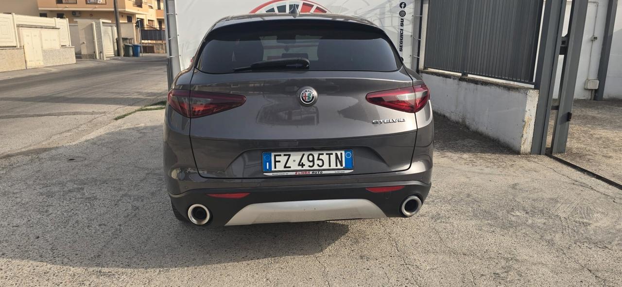Alfa Romeo Stelvio 2.2 Turbodiesel 190 CV AT8 RWD Executive