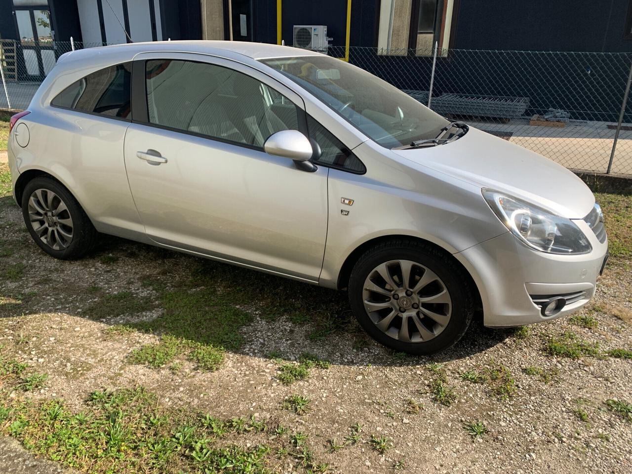 Opel Corsa 1.3 CDTI 75CV