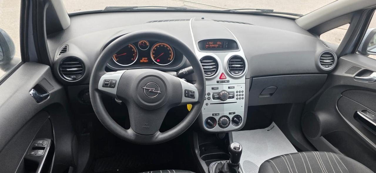 Opel Corsa 1.2 benzina Neopatentati