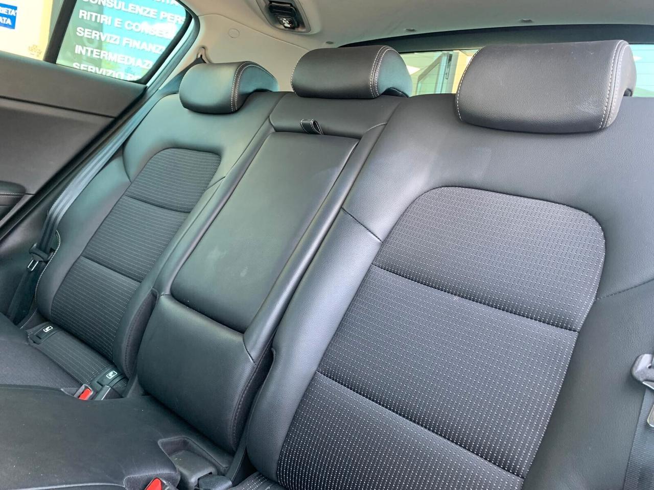 Kia Sportage 1.6 CRDI Mild Hybrid TETTO Unicop.