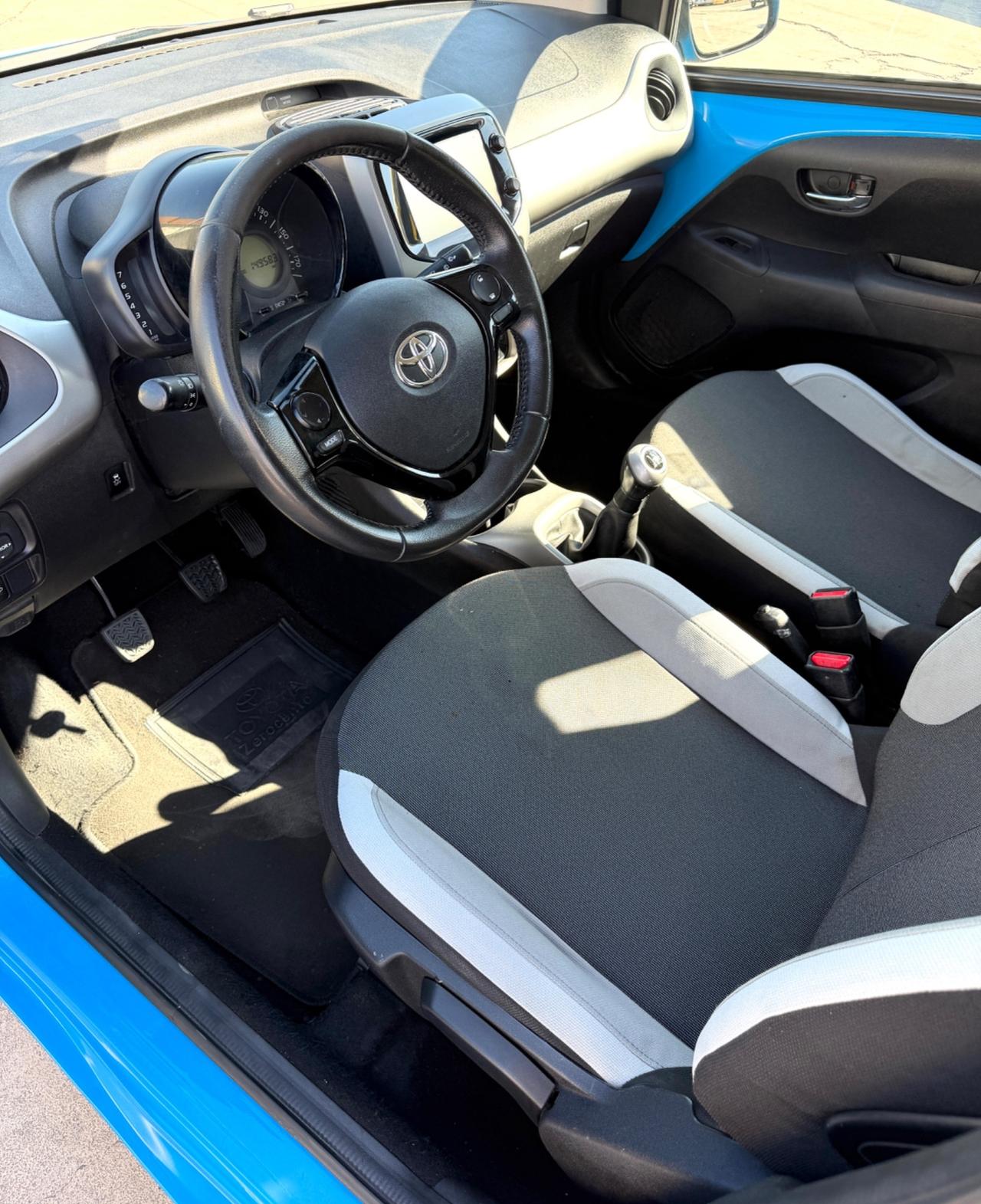 Toyota Aygo 1.0 VVT-i 69 CV 5 porte x-cool